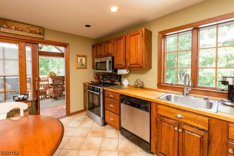 4 Mountainside Dr, Wayne, NJ 07470 photo 13