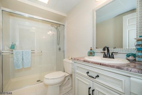 27 Lowell Dr, Wayne, NJ 07470 photo 24