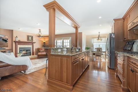 27 Lowell Dr, Wayne, NJ 07470 photo 9
