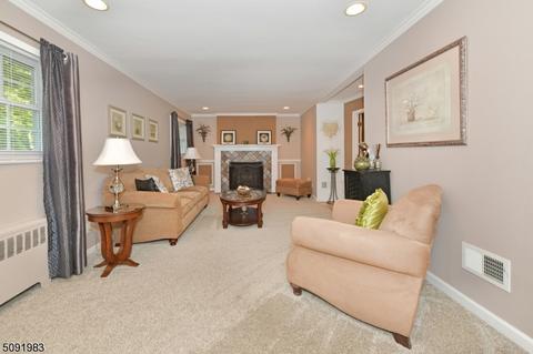 453 Nevada St, Paramus, NJ 07652 photo 2