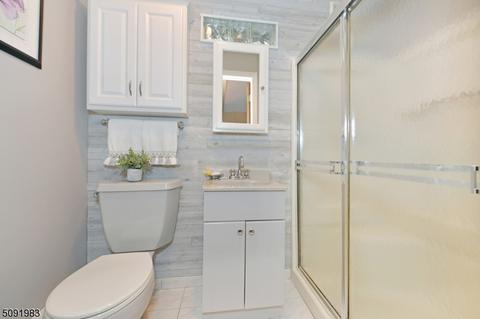 453 Nevada St, Paramus, NJ 07652 photo 7