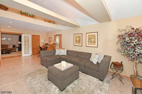 453 Nevada St, Paramus, NJ 07652 photo 5