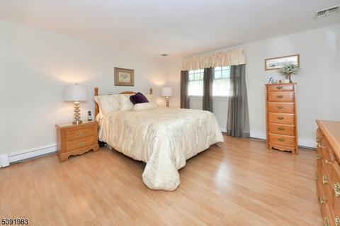 453 Nevada St, Paramus, NJ 07652 photo 17