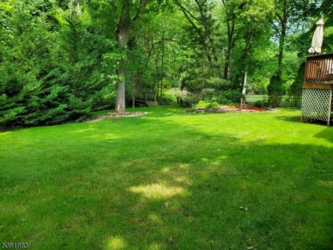 453 Nevada St, Paramus, NJ 07652 photo 29