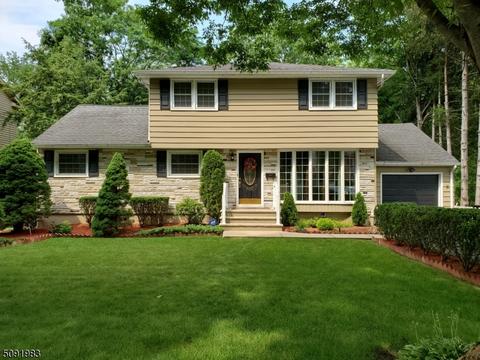 453 Nevada St, Paramus, NJ 07652 photo 1