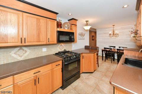 453 Nevada St, Paramus, NJ 07652 photo 13