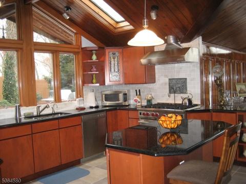 571 Terhune Dr, Wayne, NJ 07470 photo 4
