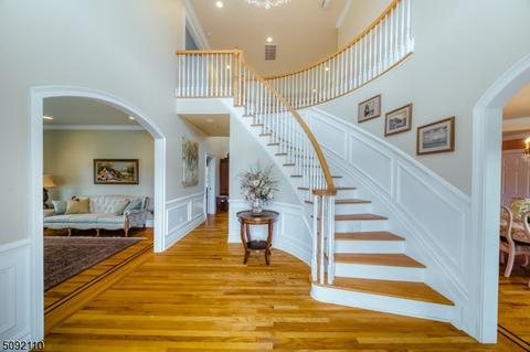 6 Baldwin Ct, Fairfield, NJ 07004 36 Photos - Movoto