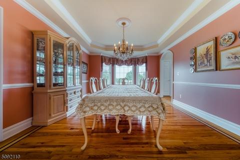 6 Baldwin Ct, Fairfield, NJ 07004 36 Photos - Movoto