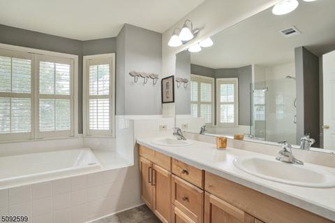 79 Arrowgate Dr, Randolph, NJ 07869 photo 14