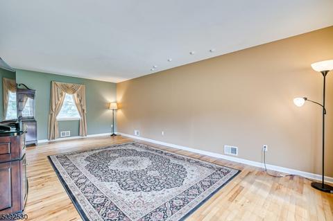 1 Hemlock Dr, Edison, NJ 08820 photo 38