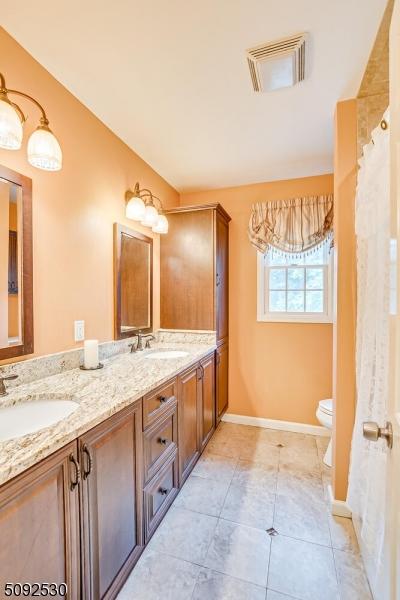 1 Hemlock Dr, Edison, NJ 08820 photo 44