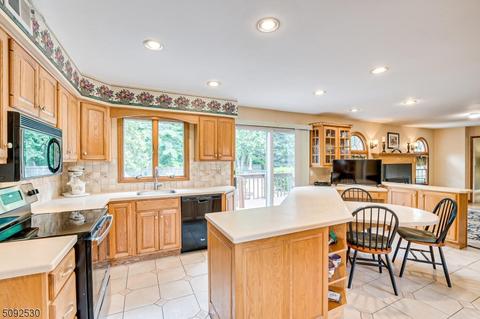 1 Hemlock Dr, Edison, NJ 08820 photo 30