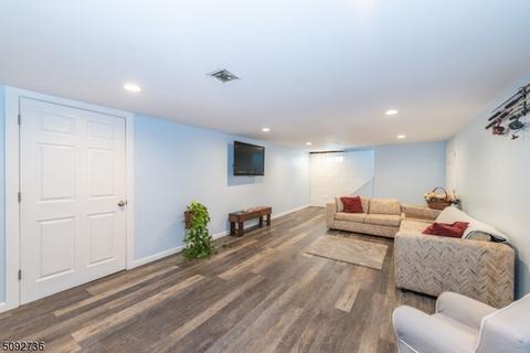 69 Ivanhoe Ter, Bloomfield, NJ 07003 photo 15