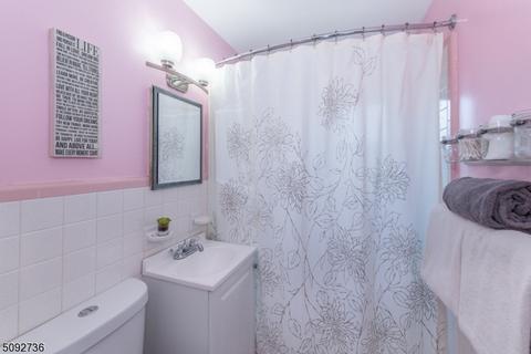 69 Ivanhoe Ter, Bloomfield, NJ 07003 photo 10