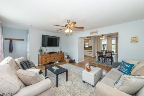 69 Ivanhoe Ter, Bloomfield, NJ 07003 photo 4