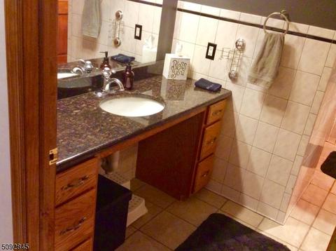 100 Freeway Ave, Hackettstown, NJ 07840 photo 14