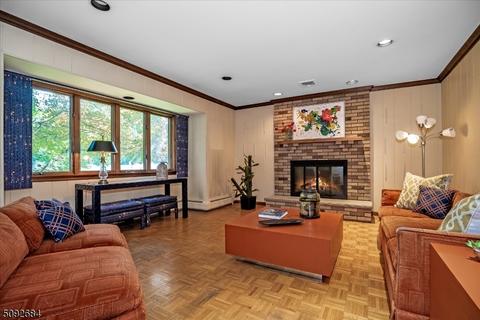 277 Purdue Ct, Paramus, NJ 07652 photo 8