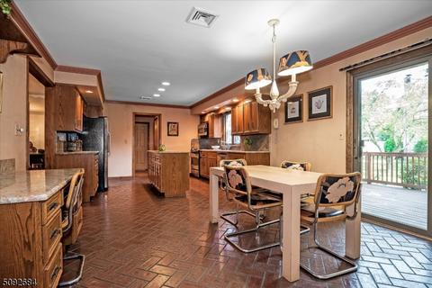 277 Purdue Ct, Paramus, NJ 07652 photo 11
