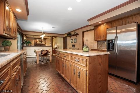 277 Purdue Ct, Paramus, NJ 07652 photo 14
