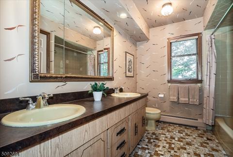 277 Purdue Ct, Paramus, NJ 07652 photo 25