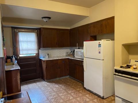 8 Regent St, North Plainfield, NJ 07060 photo 6