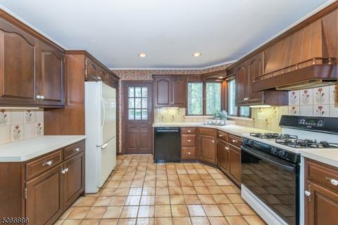 78 Valley View Ter, Wayne, NJ 07470 photo 8