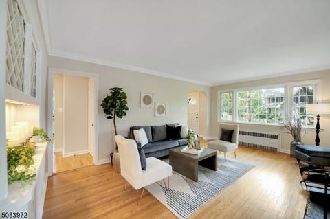 2 Kenneth Rd, Montclair, NJ 07043 photo 3