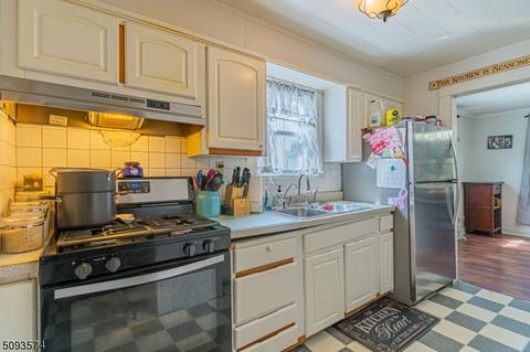 390 E Mcfarlan St, Dover, NJ 07801 photo 23