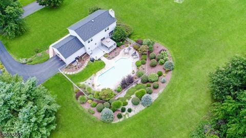 6 Fieldcrest Dr, Hackettstown, NJ 07840 photo 2