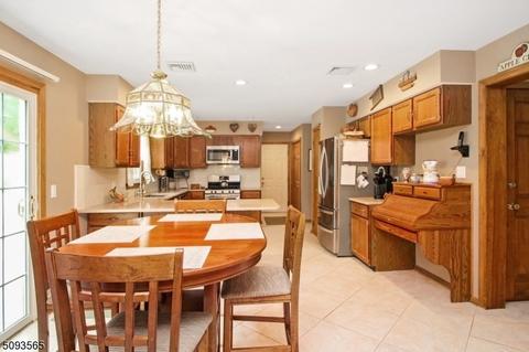6 Fieldcrest Dr, Hackettstown, NJ 07840 photo 4
