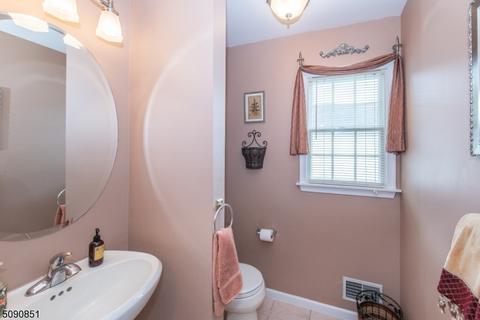 107 Point View Pkwy, Wayne, NJ 07470 photo 14