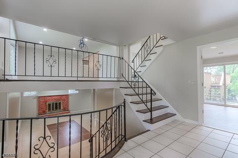 45 Windsor Dr, Montville Twp., NJ 07058 photo 2