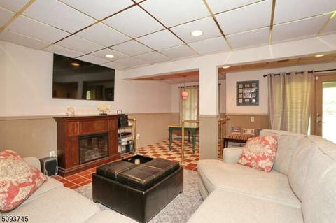 5 Worcester Dr, Wayne, NJ 07470 photo 17