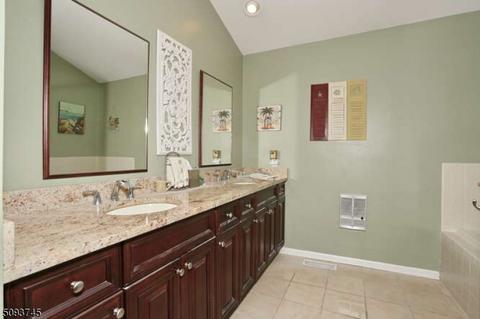 5 Worcester Dr, Wayne, NJ 07470 photo 13