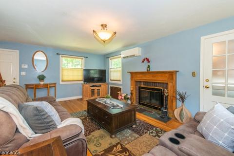 357 Diamond Hill Rd, Berkeley Heights, NJ 07922 photo 4