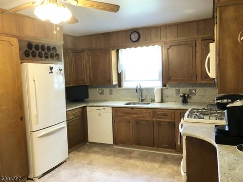 3 Wendt Ln, Wayne, NJ 07470 photo 9