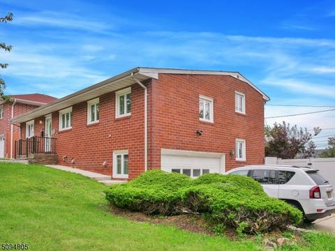 29 Pikeview Ter, Secaucus, NJ 07094 photo 2