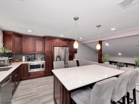 29 Pikeview Ter, Secaucus, NJ 07094 photo 4