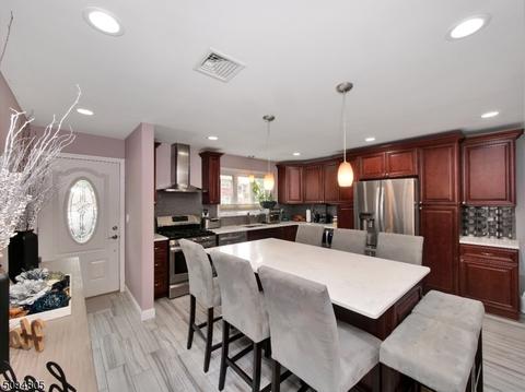 29 Pikeview Ter, Secaucus, NJ 07094 photo 3