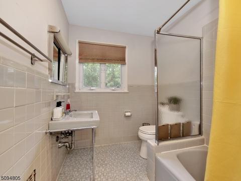 29 Pikeview Ter, Secaucus, NJ 07094 photo 12