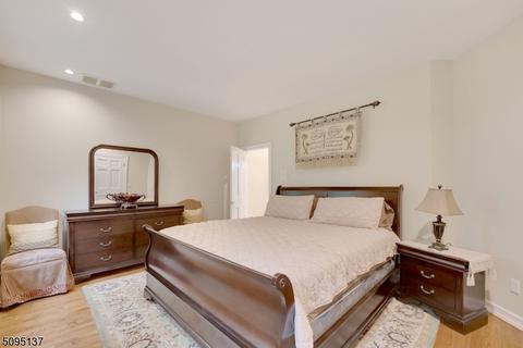 8 Shadow Ridge Run, Wayne, NJ 07470 photo 12