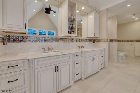 8 Shadow Ridge Run, Wayne, NJ 07470 photo 34