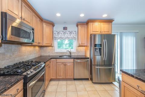 45 Taylor St, Dover, NJ 07801 photo 2