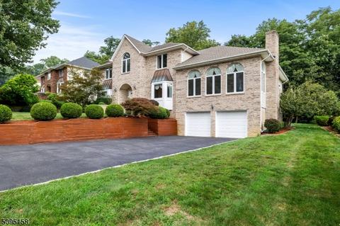19 Meadow Bluff Rd, Morris Plains, NJ 07950 photo 2