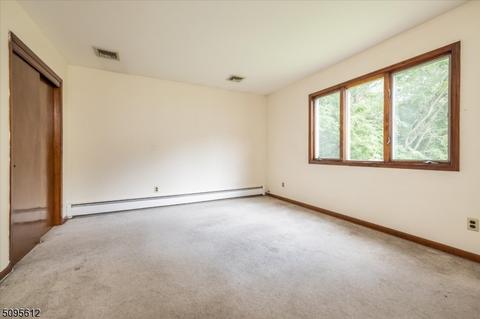 15 Daniel Ct, Saddle Brook, NJ 07663 photo 12