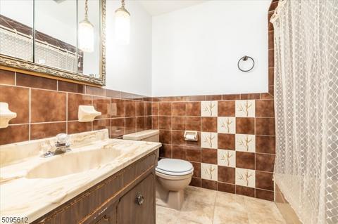 15 Daniel Ct, Saddle Brook, NJ 07663 photo 11