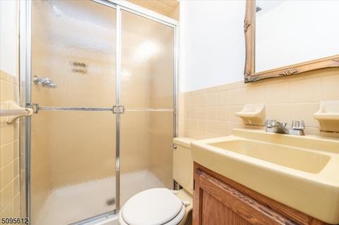 15 Daniel Ct, Saddle Brook, NJ 07663 photo 20