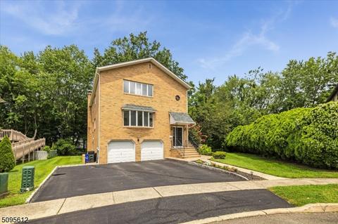 15 Daniel Ct, Saddle Brook, NJ 07663 photo 2