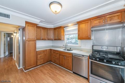 55 Doty Rd, Wanaque Boro, NJ 07420 photo 4